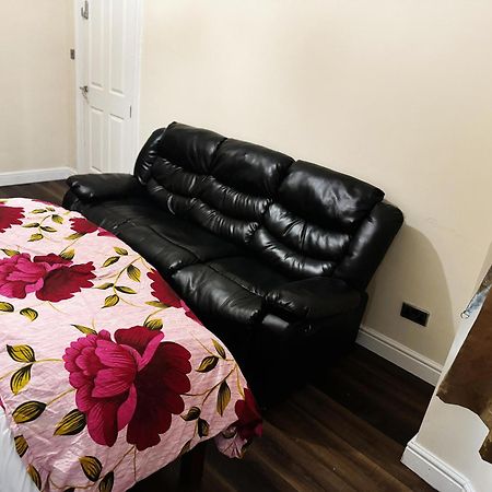 Nice And Pleasant Thornton Heath Экстерьер фото