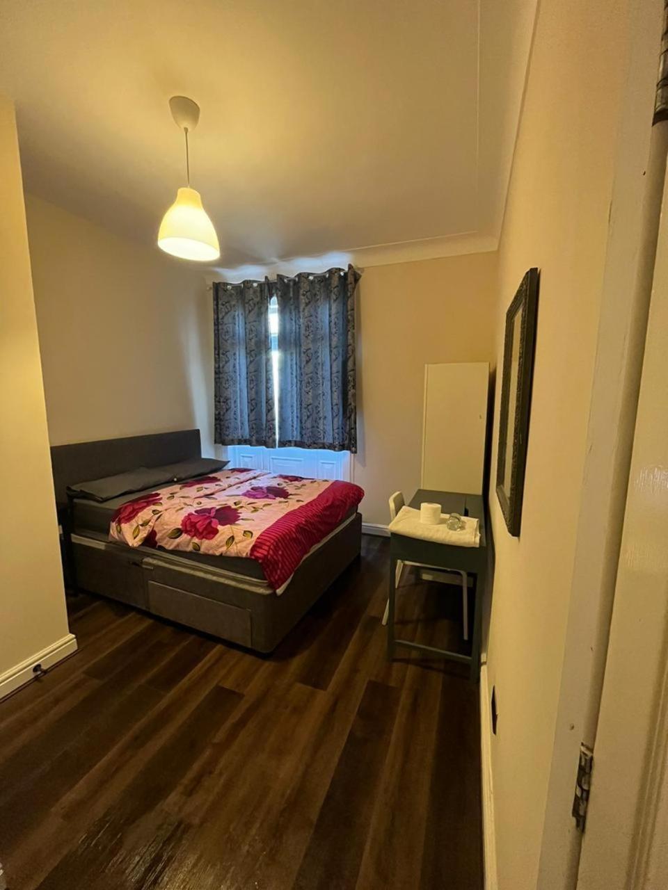 Nice And Pleasant Thornton Heath Экстерьер фото