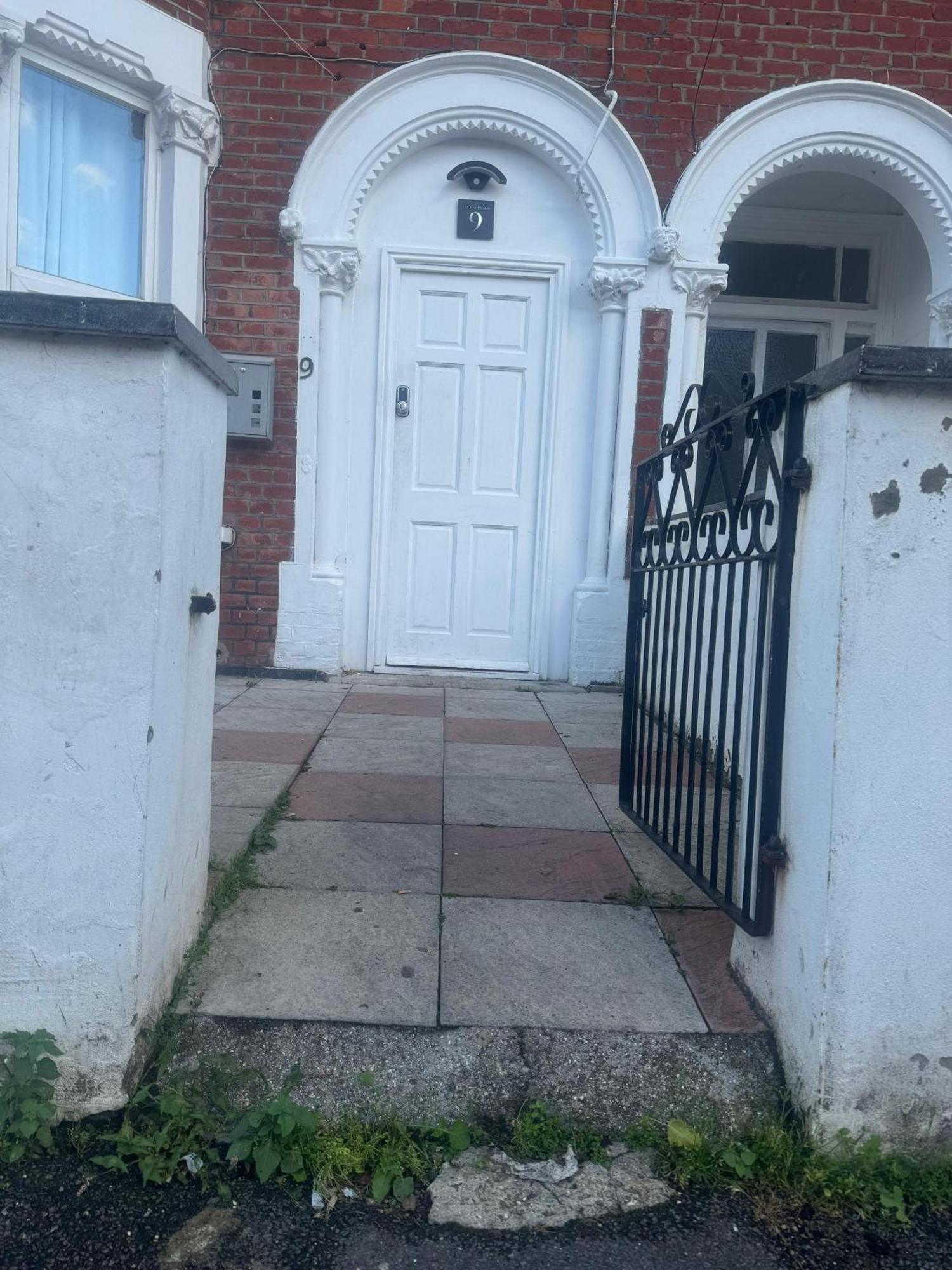 Nice And Pleasant Thornton Heath Экстерьер фото